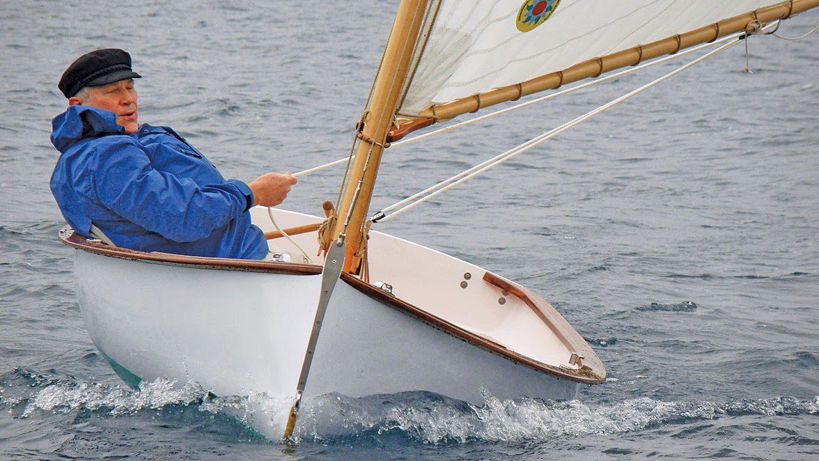 Can a PT11 dinghy be used with a small outboard?