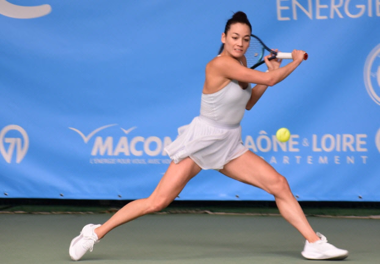 When are Statistics updated in Alizé Lim vs Veronika podrez?