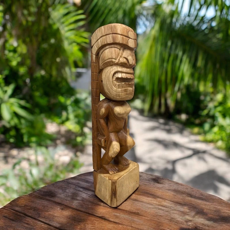 What are Hawaiian Tiki god statues?
