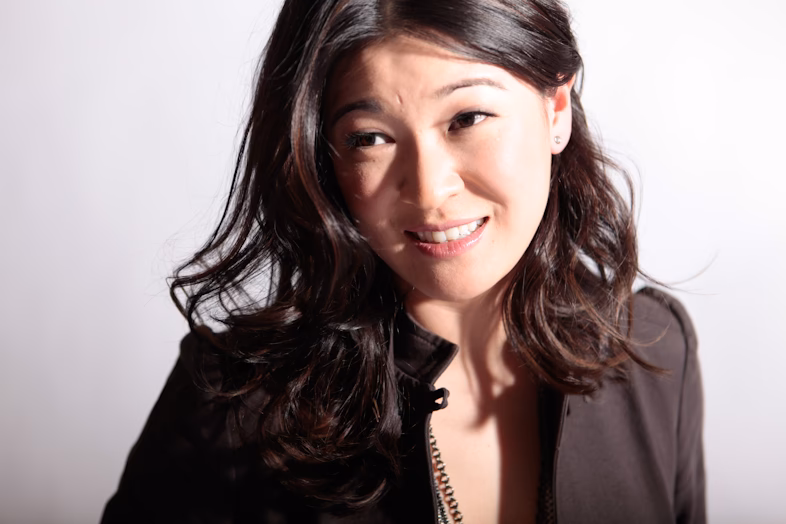 What language does Jennifer Lim speak?