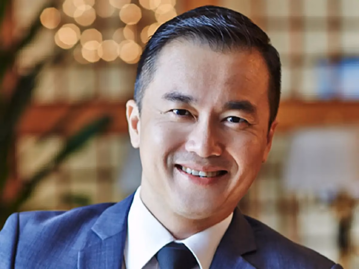 What experience does Mr Lim have?