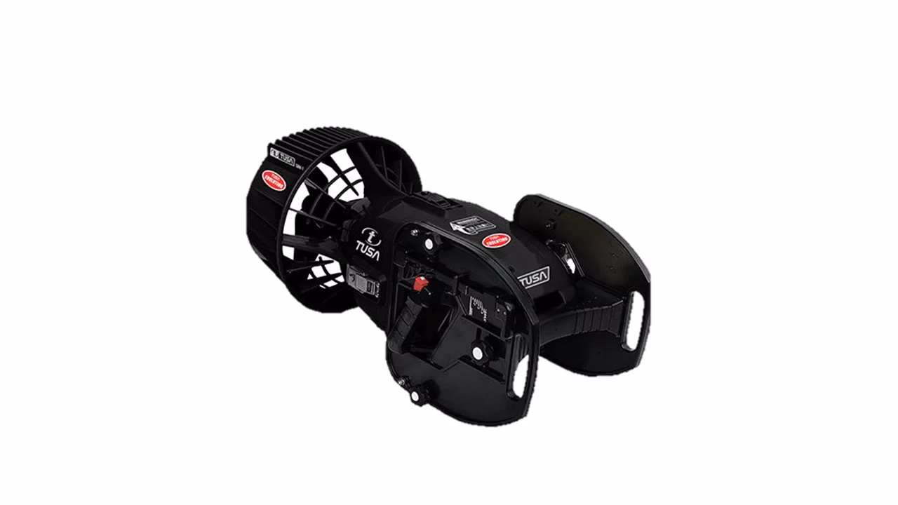 Does the Tusa sav-7 Evo3 have a battery charger?